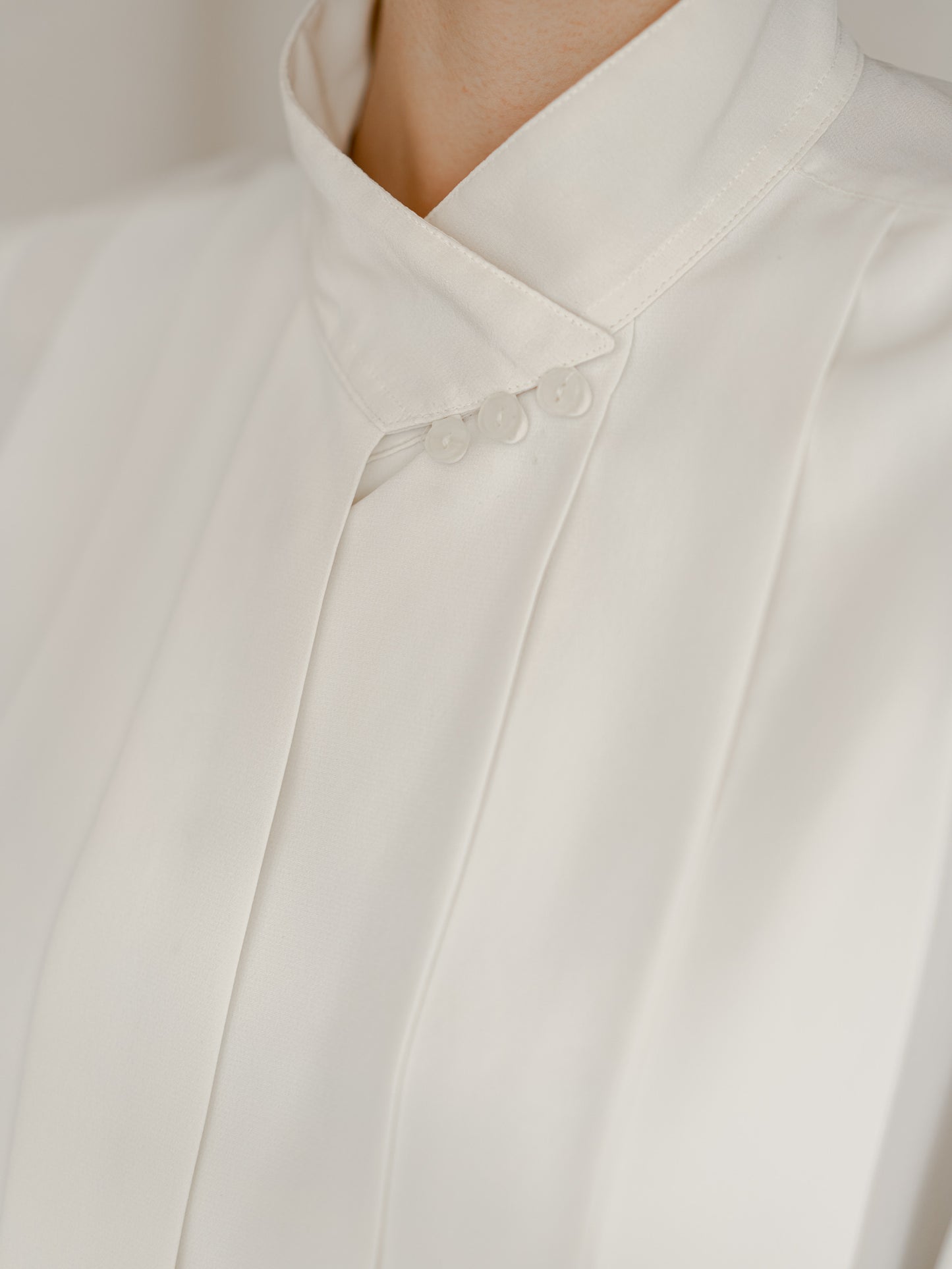 Vintage 80's Cream White Collar Blouse (M)