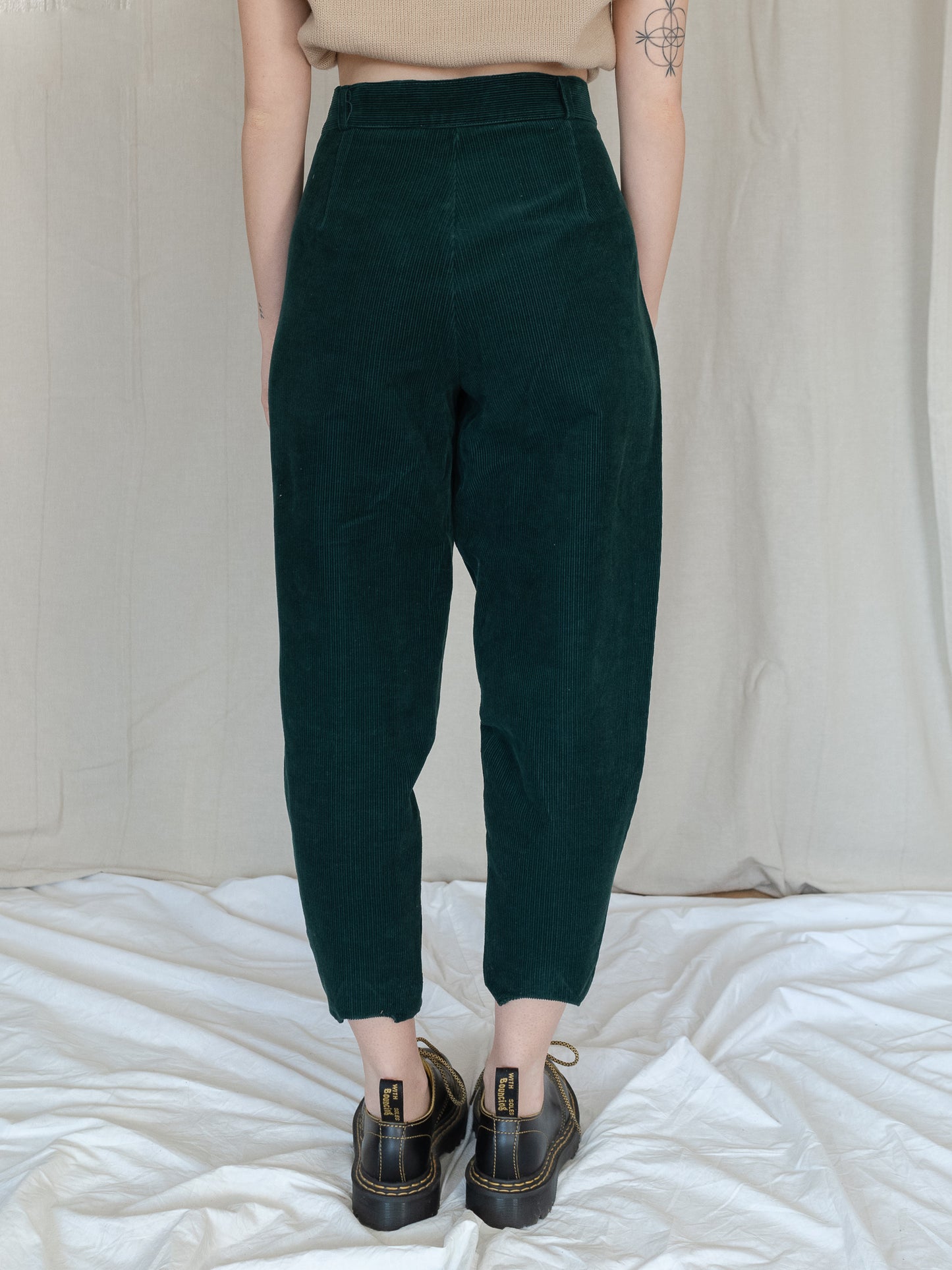 Vintage 80's Corduroy High Waisted Forest Green Pants (44EU)